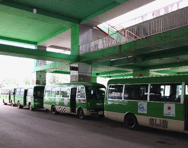 タイトル :『 【ビエンチャン】バスターミナル全路線と料金』見出し:『 タラートサオ( CBS) バスターミナル』関連する重要なキーワード important!:『ラオス,ビエンチャン,ヴィエンチャン,タラートサオ,CBS,バスターミナル,國際バス,ノンカーイ,ウドンタニ,ウドンター二』画像の説明文 :ラオスの首都、ビエンチャンのバスターミナルはセントラルバスターミナル(CBS)ともビエンチャン・バスターミナルとも呼ばれていますがタラートサオ バスターミナルという呼称が一般的ですタラートサオバスターミナルはビエンチャン市内バスと国際バスが発着しています