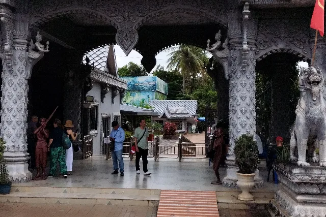 Title:『 路線バスでの行き方』画像説明 :*路線バスでの行き方*14番バスは友好橋経由で終点ブッタパークで下車するとそこがブッタパークの入り口です