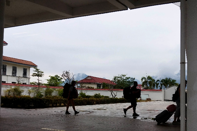 Title:『 ラオスの車窓から』画像説明 :*ラオスの車窓から*ルアンパバーンからビエンチャン、行き方、料金、鉄道