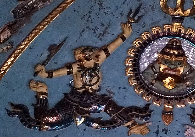 Title:『 パトゥーサイの入場料と登ってみた感想』画像説明 :*パトゥーサイの入場料と登ってみた感想*フランスの凱旋門のようにも見えるパトゥーサイですが*ラオスの一面も垣間見えますね