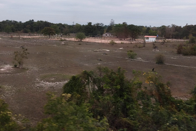 Title:『 ラオスの車窓から』画像説明 :*ラオスの車窓から*ルアンパバーンからビエンチャン、行き方、料金、鉄道