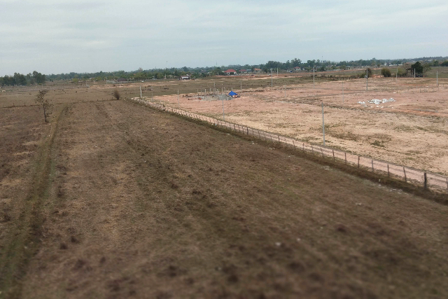 Title:『 ラオスの車窓から』画像説明 :*ラオスの車窓から*ルアンパバーンからビエンチャン、行き方、料金、鉄道