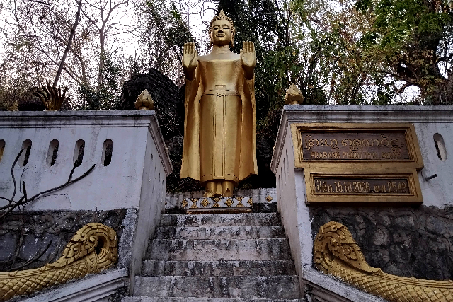 Title:『 観光客がまだ少ない時間帯の雰囲気』画像説明 :*観光客がまだ少ない時間帯の雰囲気*これはまた「よく来たね」という歓迎かな？*「やぁ、久しぶり！」と言われている感じさえします