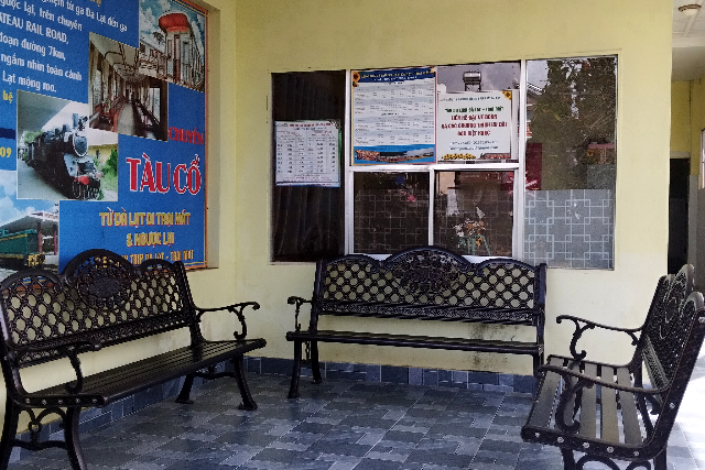 Title:『 理由 2 コストが安い』画像説明 :*理由 2 コストが安い*ダラット駅から乗車すれば入場料が必要ですが、*チャイマット駅から乗車すれば入場料の必要がありません