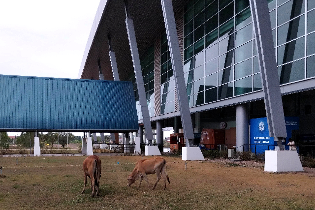 Title:『 カムサワート駅』画像説明 :*カムサワート駅*カムサワート駅もルアンパバーンやビエンチャン駅と同じように*郊外に造られていました