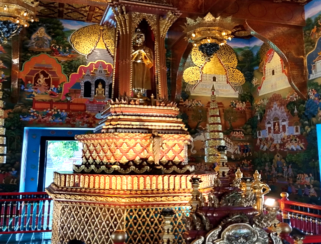 Title:『 女性立入禁止エリアの内部について（写真あり）』画像説明 :*女性立入禁止エリアの内部について（写真あり）*金色を基調とした装飾や細かな意匠が印象的で、*この場所が現在も特別な意味を持つ空間として大切にされていることが伝わってくるようでした