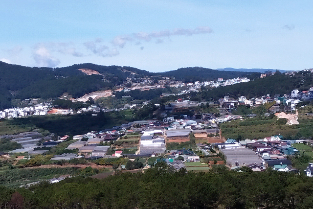 Title:『 ロープウェイの乗り心地は？』画像説明 :*ロープウェイの乗り心地は？*音もなく静かに流れる時間がロープウェイの良いところですね