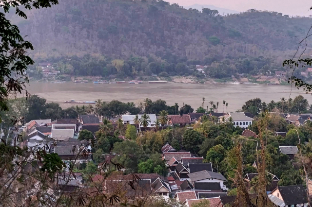 Title:『 ちょっと、もやもや感は在りましたが』画像説明 :*ちょっと、もやもや感は在りましたが*入場料は丘に登り終える寸前のところで徴収されます*ちょっともやもや感は在りましたが*それは直ぐに吹っ飛んでしまいました