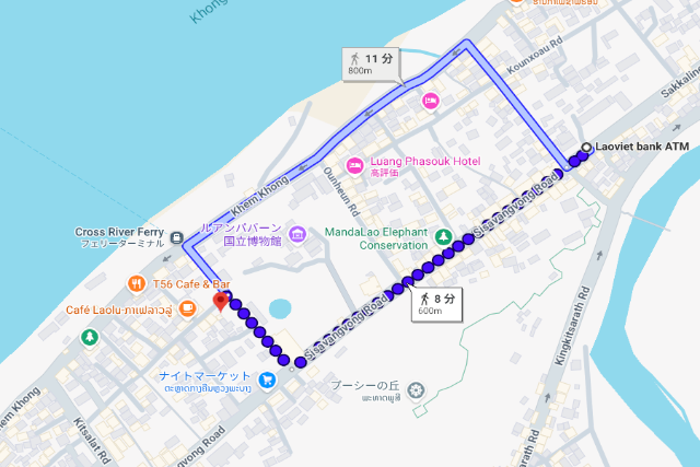 Title:『 托鉢用に並ぶお菓子と値段表』画像説明 :*托鉢用に並ぶお菓子と値段表*托鉢と朝市は、時間帯が少し重なっています*どちらも朝の限られた時間に行われるため、*両方をゆっくり見るのは、意外と難しい*迷ったけど朝市に行くことにしました