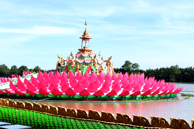 Sub_title: 写真スポットとして人気の理由| tag : タイ　ガネーシャ、ピンクガネーシャ、行き方、バス、電車、ツアー、置物、お土産、ネズミ、なぜ| 画像説明 : _写真スポットとして人気の理由_思わずカメラを向けたくなる“映える”景観がそろっていますね_場所は_<strong><noscript><img decoding=