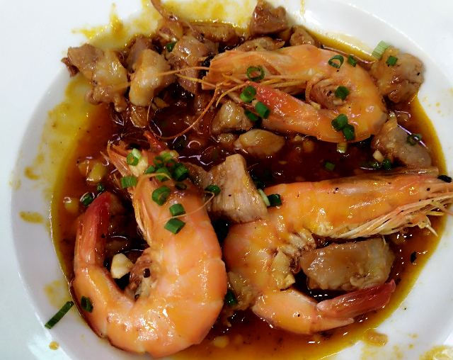 Sub_title: エビ三昧| tag : ニャチャン 街歩き,ニャチャン ビーチ 場所,ニャチャン 観光,ニャチャン 行き方,| 画像説明 : _エビ三昧_大きい車海老は本店で..._写真撮るのを忘れていた...というより老舗らしく?外観が「ローカル」そのものだったので_あまり意識が向いていませんでした_食べてから「イケる」と少し衝撃..._それがこの車海老です