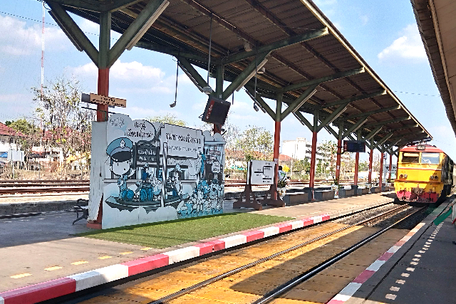 Sub_title: 3. 日帰りツアーで行く| tag : タイ　ガネーシャ、ピンクガネーシャ、行き方、バス、電車、ツアー、置物、お土産、ネズミ、なぜ| 画像説明 : _3. 日帰りツアーで行く_バンコク発のピンクガネーシャ日帰りツアーは、送迎やガイド料込みで効率よく観光できるのが一番の魅力です