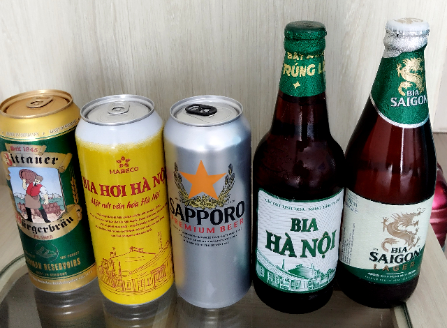 Sub_title: 部屋で過ごす、静かな時間| tag : ニャチャン 街歩き,ニャチャン ビーチ 場所,ニャチャン 観光,ニャチャン 行き方,| 画像説明 : _部屋で過ごす、静かな時間_移動中に買ったビールの飲み比べでもしましょうかね..._手当たり次第に買ったビールにはお馴染みのスターマークと共に_よく見ればドイツ製があったりします